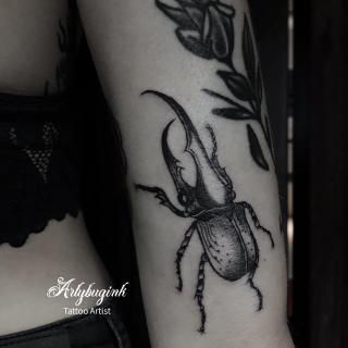 Bug tattoo by Artybugink