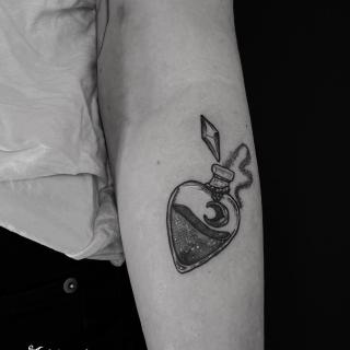 Love potion tattoo by Artybugink